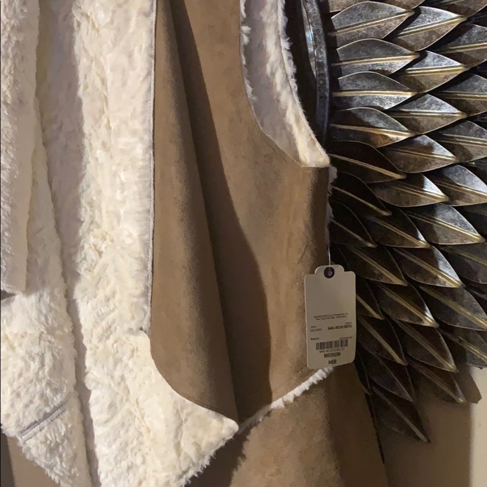 Vest - Picture 2 of 2